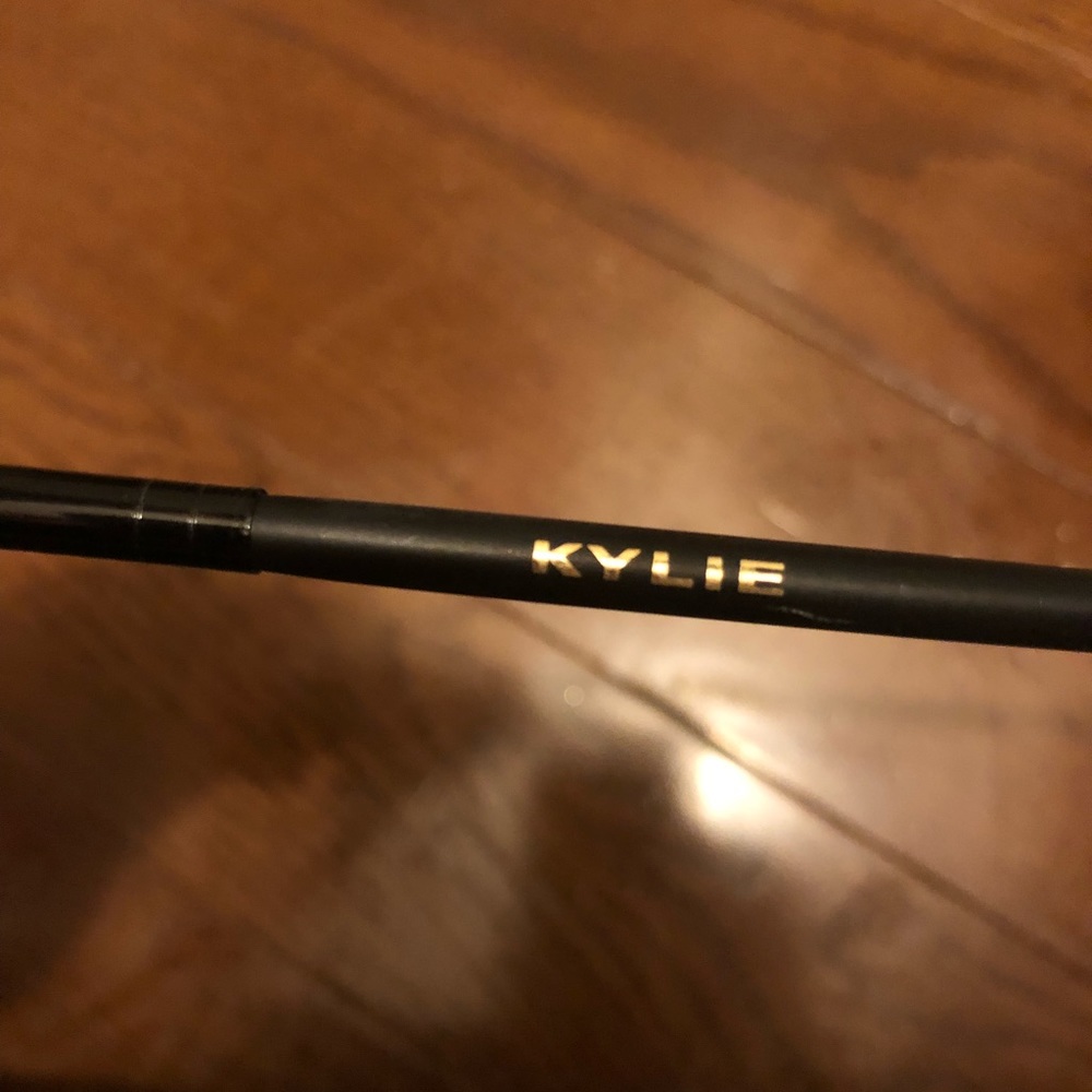 Kyliner Brush